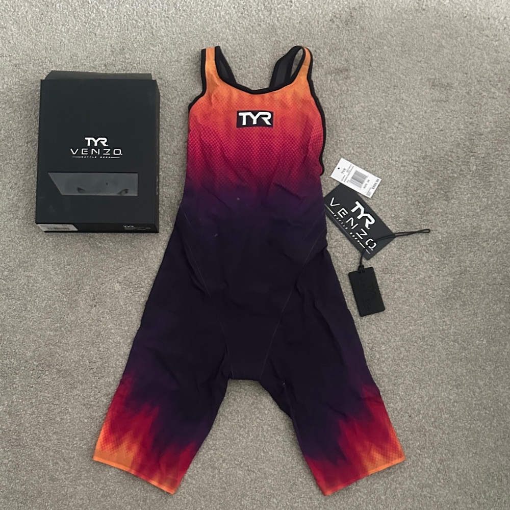 TYR Venzo open back Tech suit size 26
